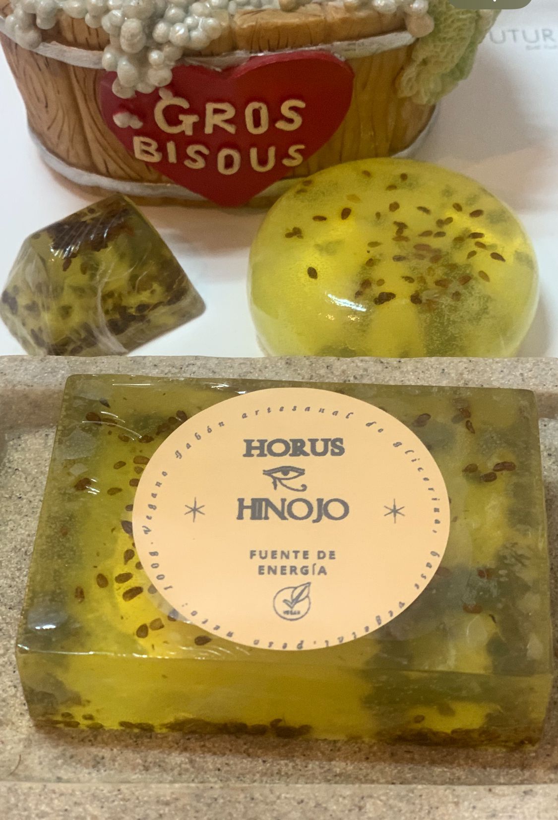 JABÓN DE HINOJO CON HIERBA, ARTESANAL (ERVA DOCE)  100g - VEGANO